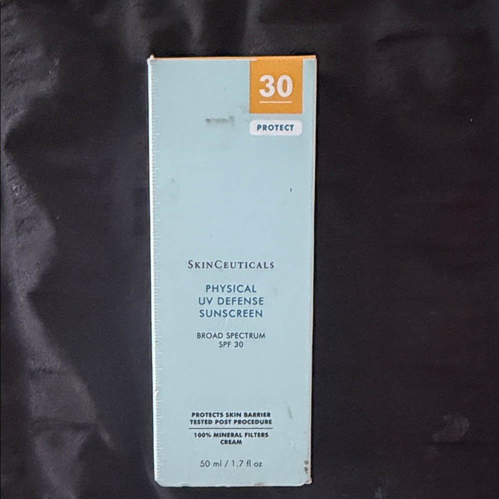 SkinCeuticals Physical UV Defense SPF 30 - Blue and Cream